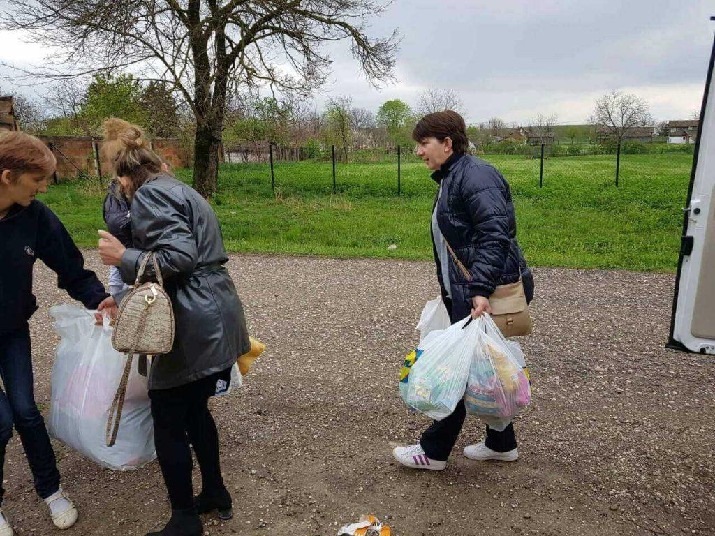 Donacija prehrambrenih proizvoda porodici Kostić 6