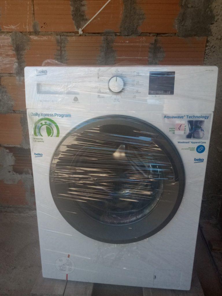 The donation of a washing machine for the Apostolović family 7