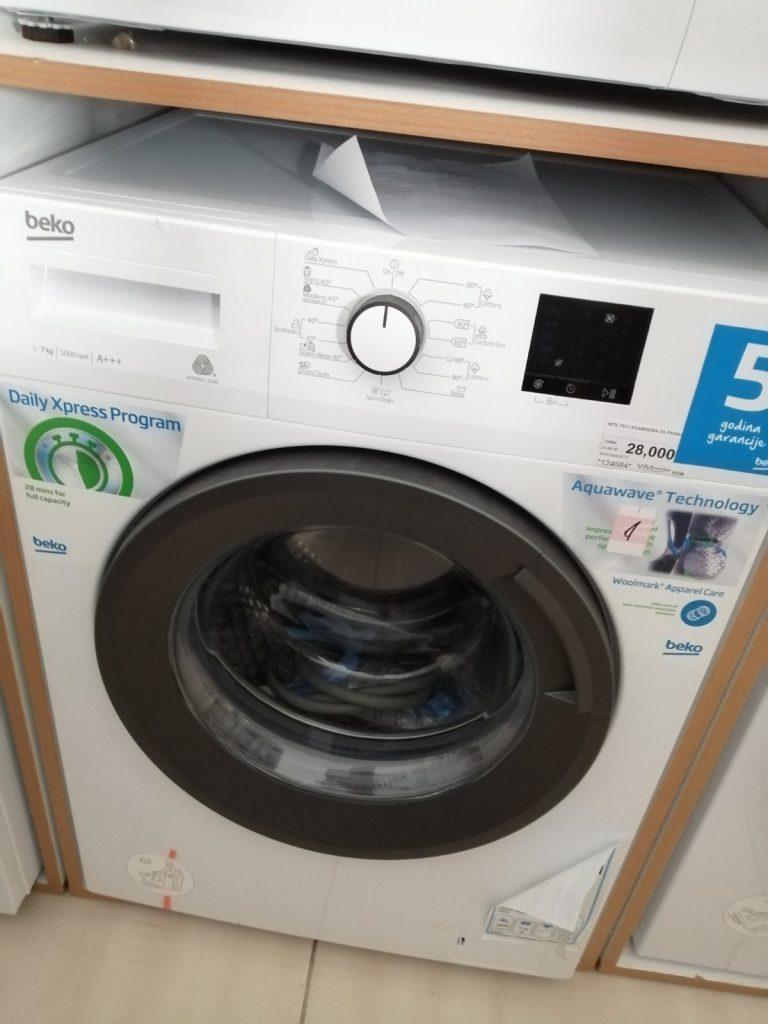 The donation of a washing machine for the Apostolović family 5