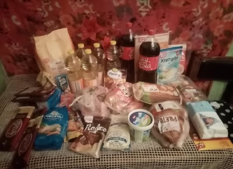 Kupovina namirnica za porodicu Jovanović