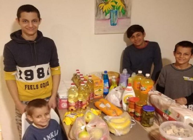 Donacija namirnica za porodicu Pavlović