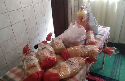 Donacija namirnica za porodicu Sekulić