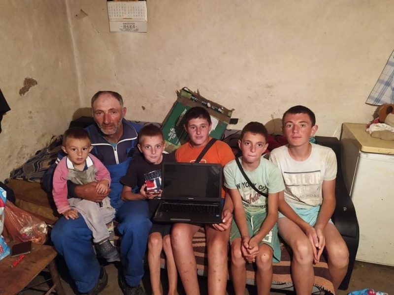 Donacija laptopa za porodicu Trajković