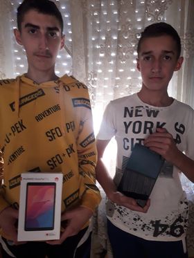 Donacija tableta i školskog pribora za našu decu | Vladimir i Cyclo Projekt 5