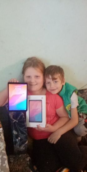 Donacija tableta i školskog pribora za našu decu | Vladimir i Cyclo Projekt 10