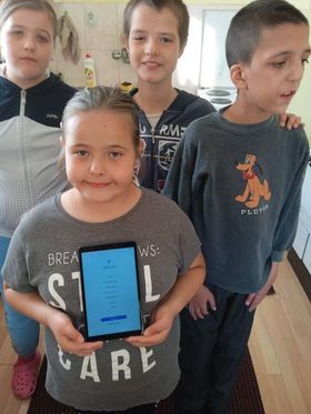 Donacija tableta i školskog pribora za našu decu | Vladimir i Cyclo Projekt 14