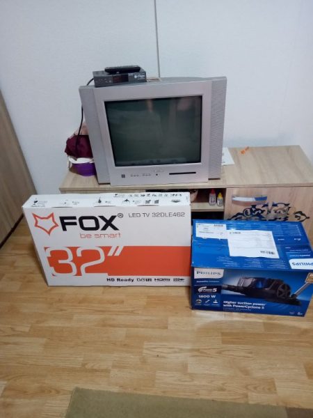 Kupovina televizora i usisivača za porodicu Apostolović | Unija studenata FON-a