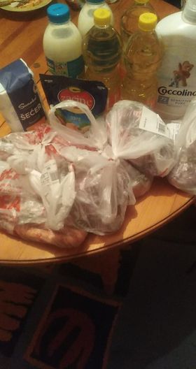 Kupovina namirnica za porodicu Radulović