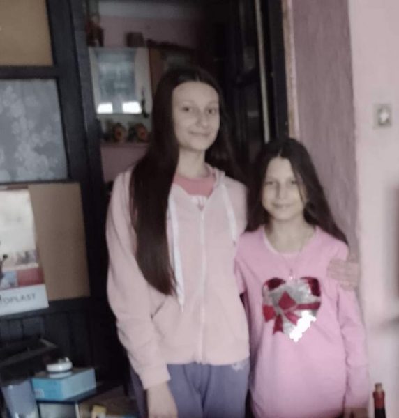 Devojčicama iz porodice Ignjatović potrebni su laptop i telefon za školu