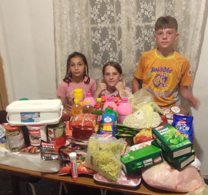 Donacija namirnica za Stepana Stanisavljevića i njegovu porodicu