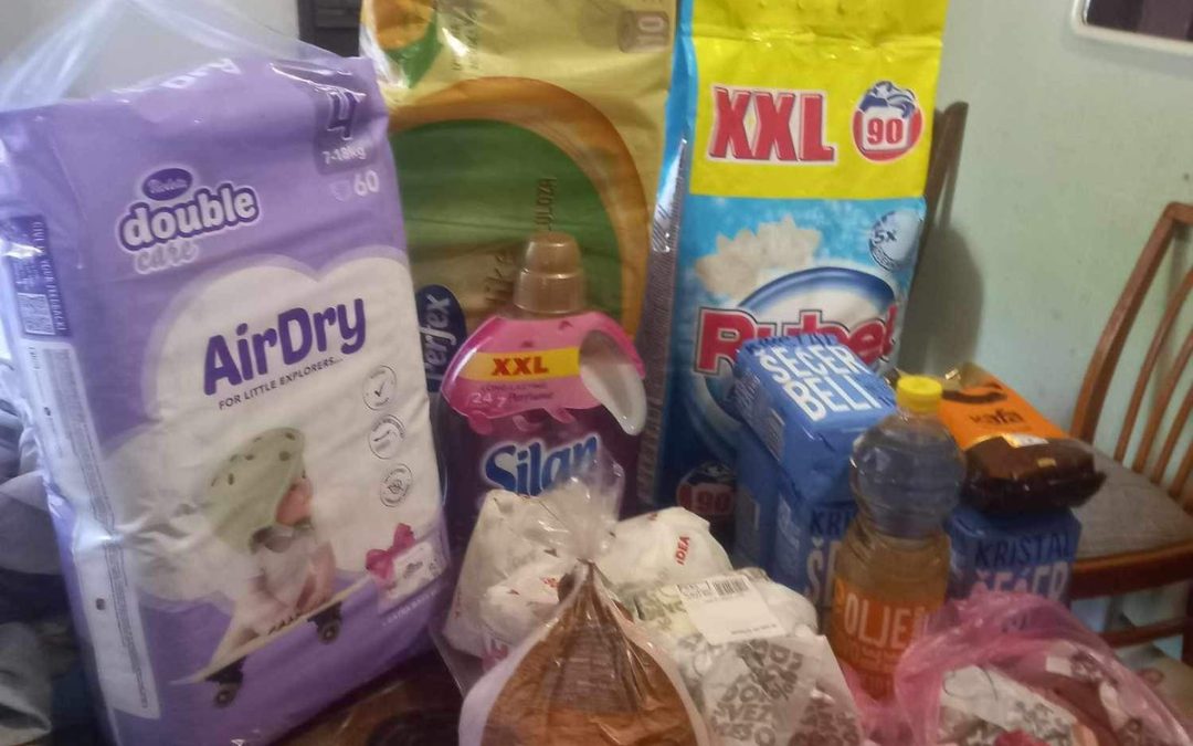 Kupovina hrane i sredstava za higijenu porodici Nađ