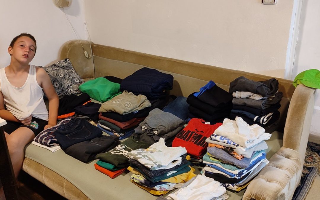 Donacija očuvane i nove garderobe porodici Stevanović iz Jagodine