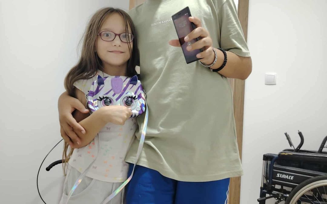 Donacija hodalice i očuvanog mobilnog telefona porodici Ivković