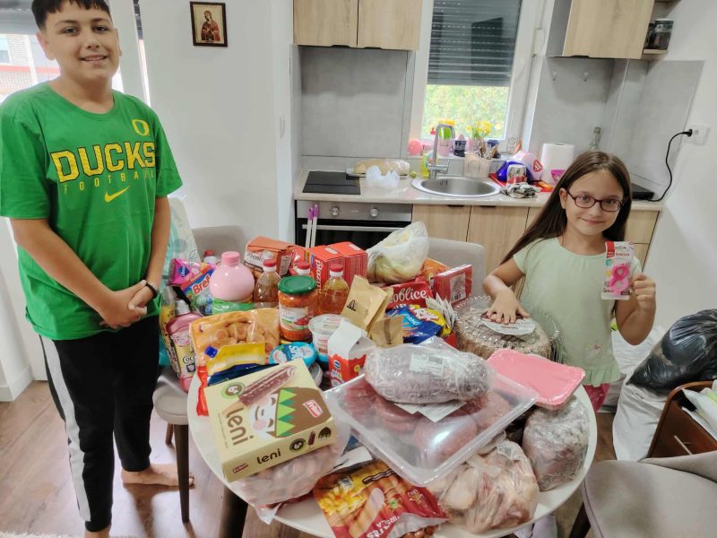 Kupovina namirnica porodici Ivković /INFOSTUD (INSPIRA GRUPA)/