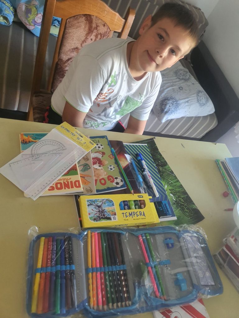 Kupovina školskog pribora ugroženoj deci 2025. 18