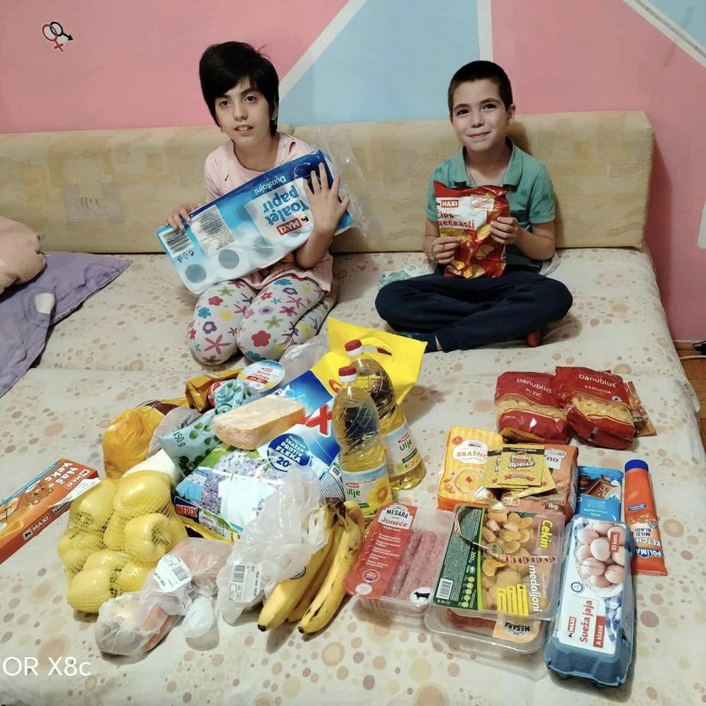 Kupovina namirnica porodici Šipetić 1 Kupovina namirnica porodici Šipetić 1