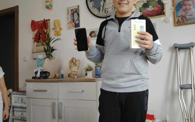 Donacija novog mobilnog telefona porodici Ivković