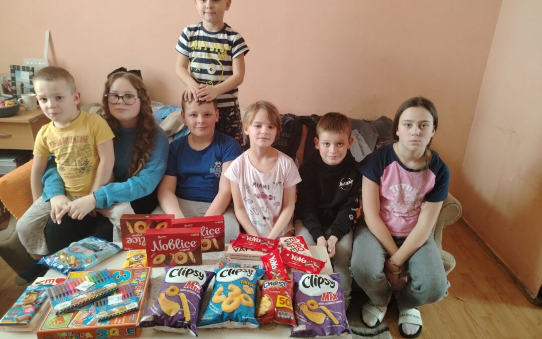 DONACIJA OČUVANE GARDEROBE I SLATKIŠA PORODICI STEVANOVIĆ – USPEŠNA AKCIJA