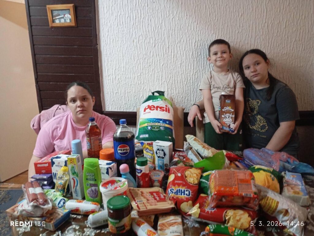 KUPOVINA NAMIRNICA PORODICI STANISAVLJEVIĆ - USPEŠNA AKCIJA 1 KUPOVINA NAMIRNICA PORODICI STANISAVLJEVIĆ - USPEŠNA AKCIJA