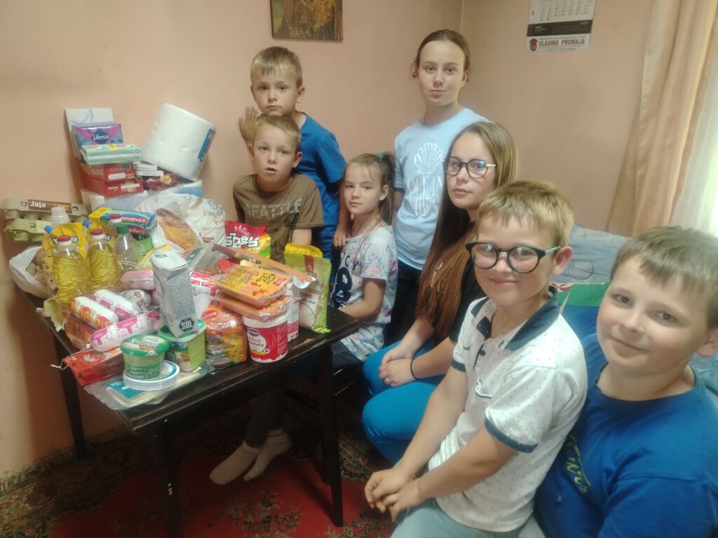 Kupovina namirnica porodici Stevanović - uspešna akcija 1 Kupovina namirnica porodici Stevanović - uspešna akcija